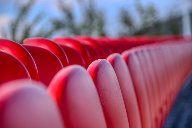 人士争相探 人士争相探